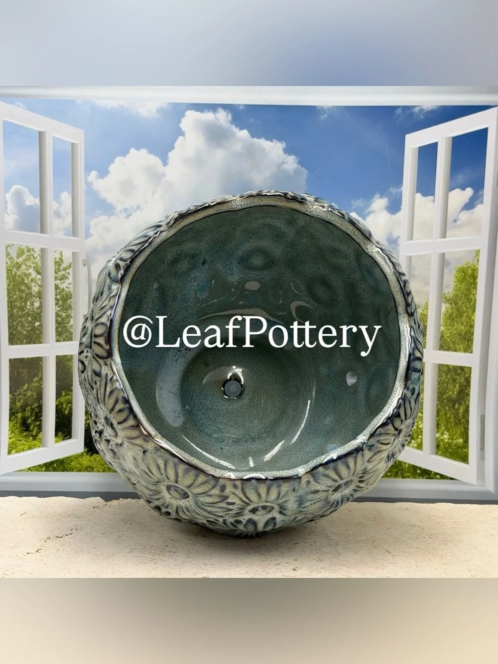 Large Ceramic Flower Planter with Drainage, Textured Daisy Pot for Indoor Plants